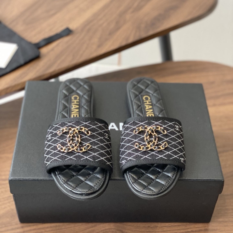 Ch**el slippers